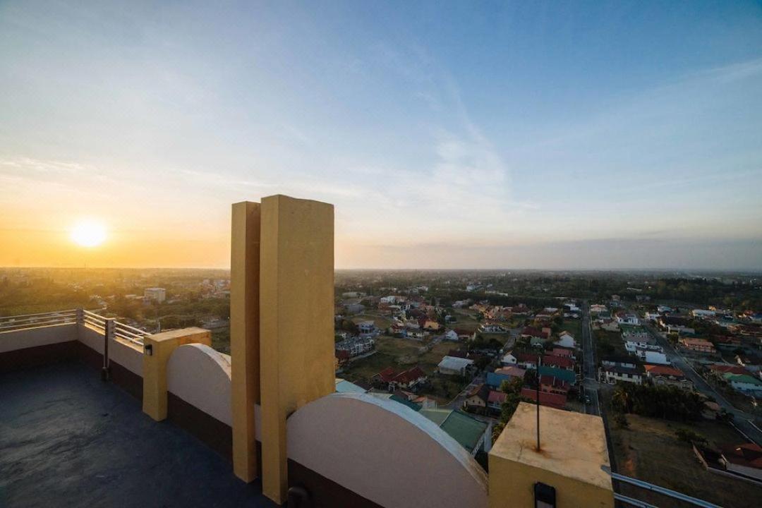 Cityland Tagaytay Taal Lake View City View Free Pool Parking Studios With Balcony Are City View Tagaytay City Exteriér fotografie