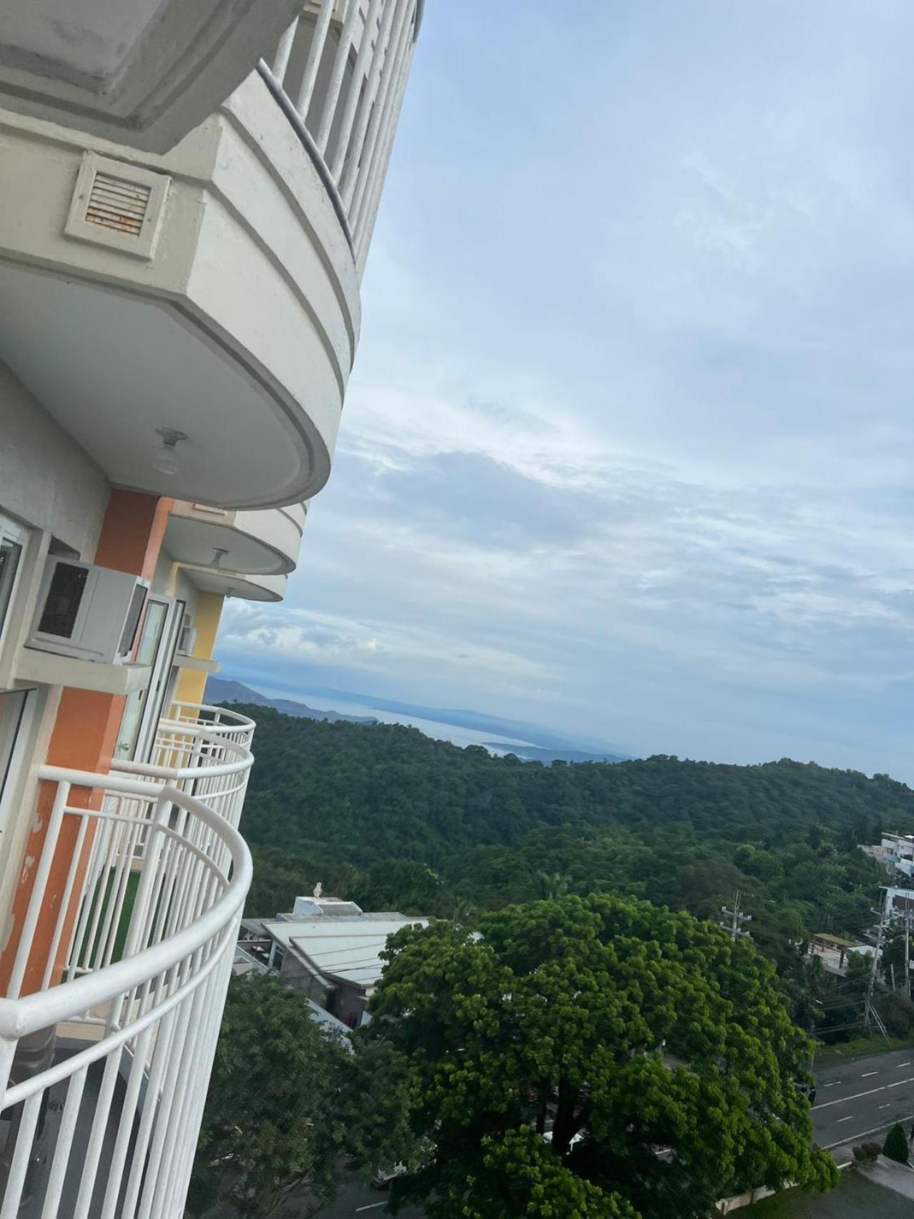 Cityland Tagaytay Taal Lake View City View Free Pool Parking Studios With Balcony Are City View Tagaytay City Exteriér fotografie